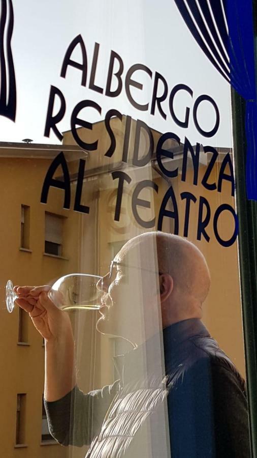 Albergo Residenza Al Teatro Udine Exterior foto